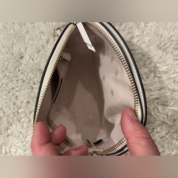 Kate Spade Crossbody in Cream/White color. - Picture 6 of 10